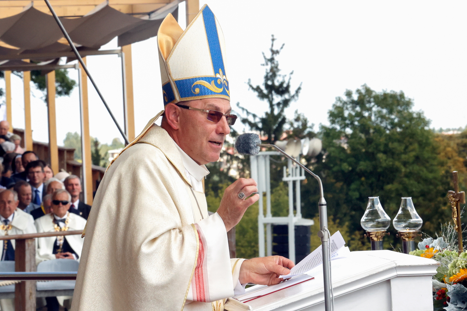 Prymas Polski: ludzie są ważniejsi niż rzeczy