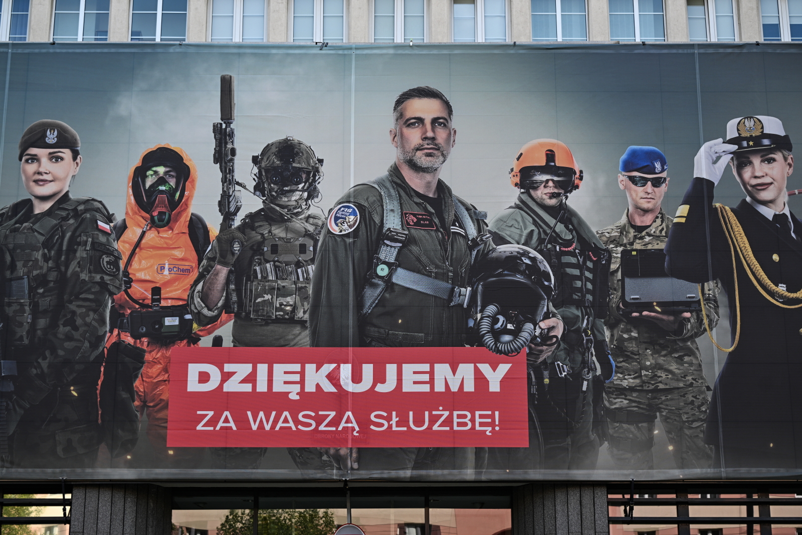 Dęblin: Msza św. w intencji śp. mjr. Macieja Krakowiana i polskich lotników