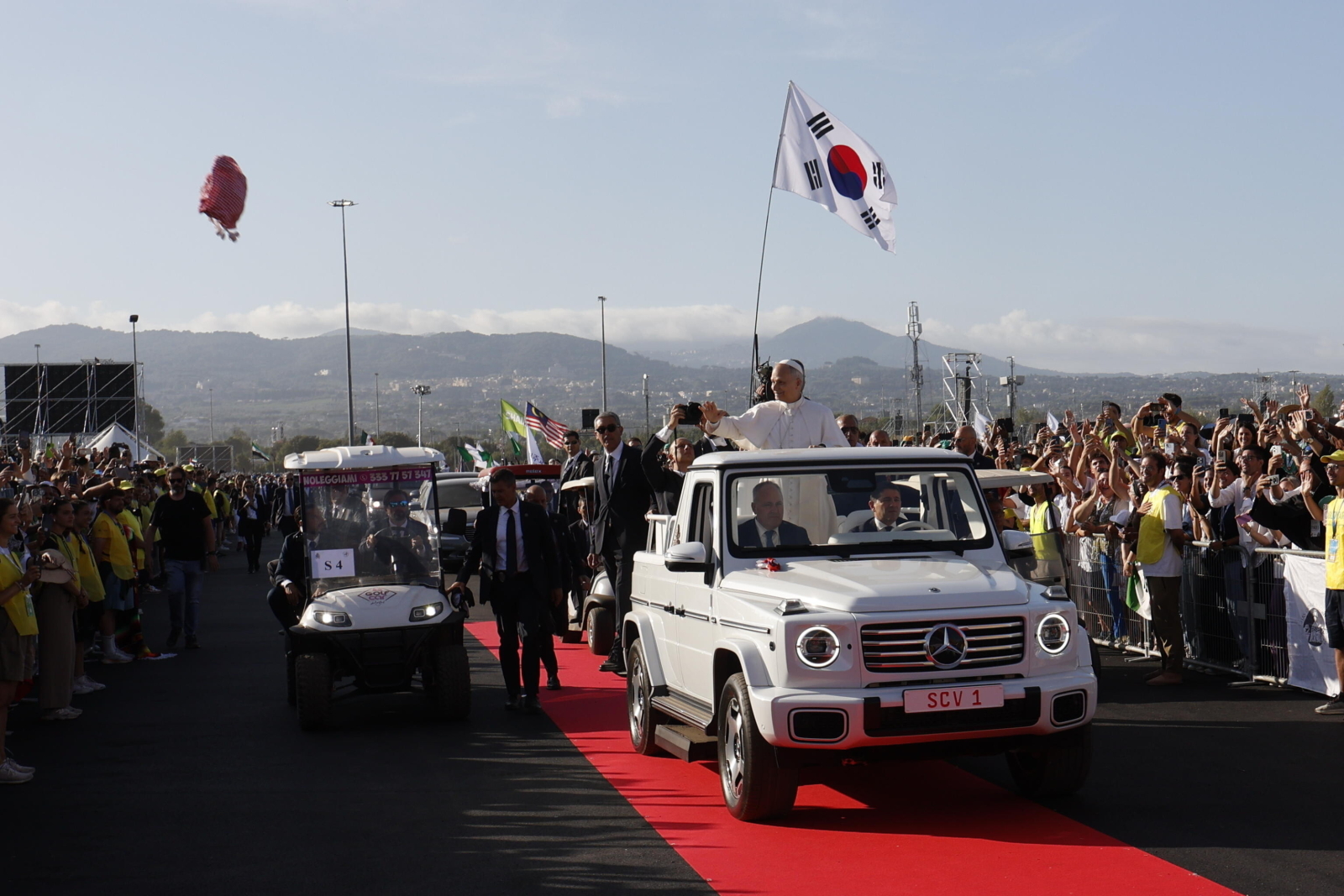Papież przewodniczy mszy św. kończącej Jubileusz Młodzieży [TRANSMISJA]