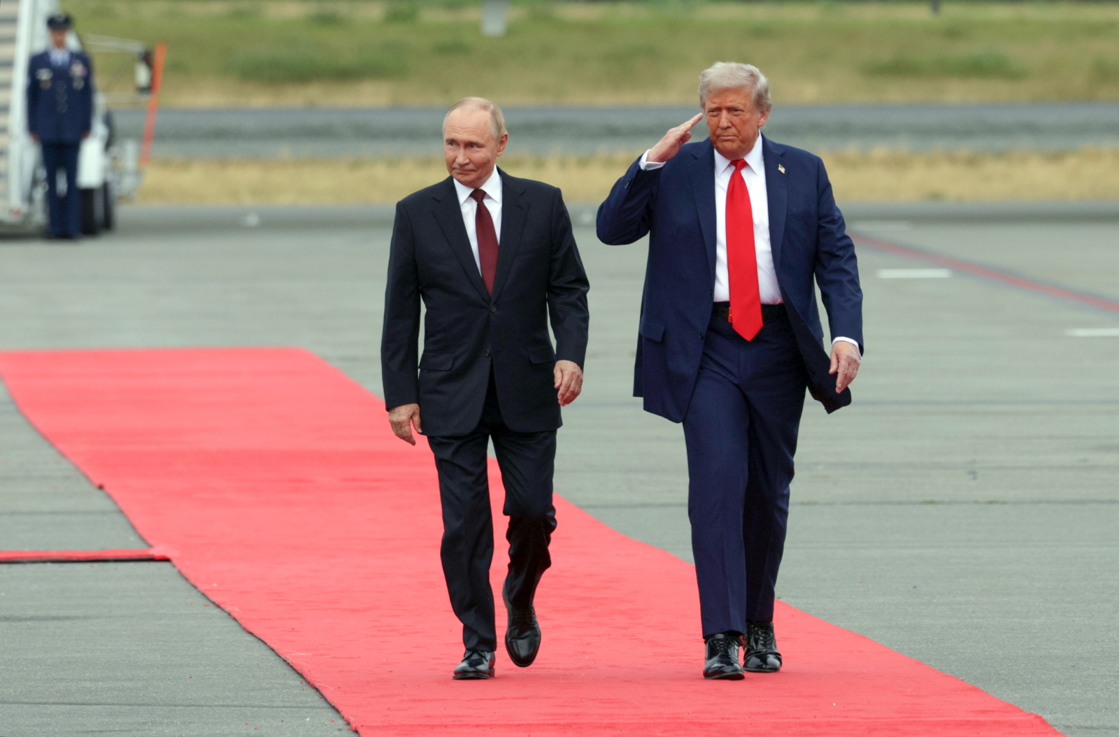 Czy Trump poparł propozycję Putina – oddanie Donbasu za rozejm?