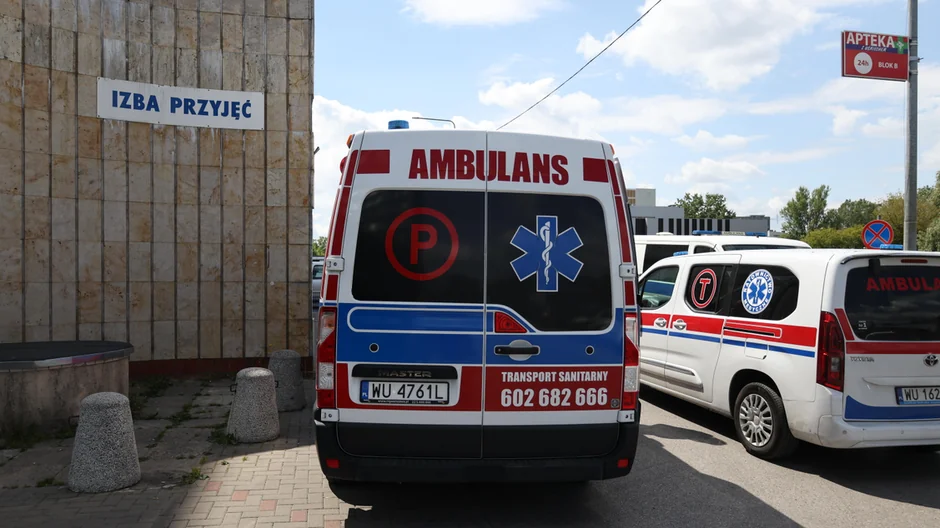 Poważny wypadek w Warszawie, nie żyje starsza kobieta [+WIDEO]