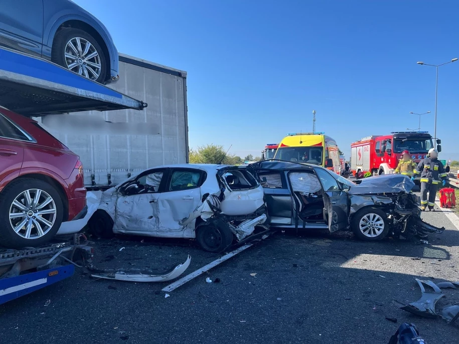 Poważny wypadek na S8. Dwie osoby nie żyją