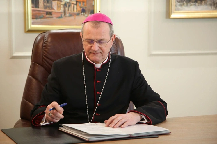 Przewodniczący Episkopatu pogratulował kard. Grzegorzowi Rysiowi z okazji ingresu do Katedry na Wawelu