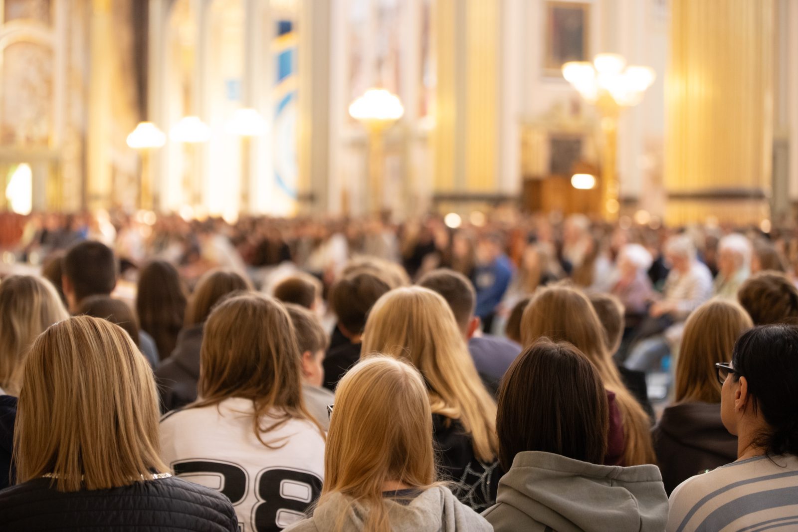 Rośnie liczba katolików, również w Europie
