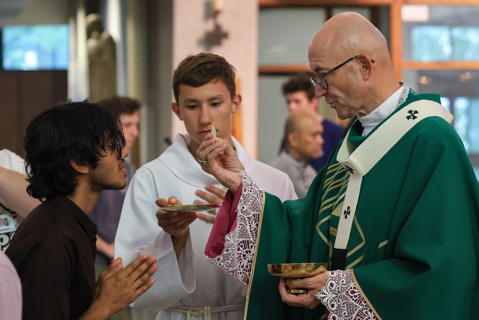 Abp Adrian Galbas: polityka w sprawie migrantów nie może zagrażać bezpieczeństwu kraju