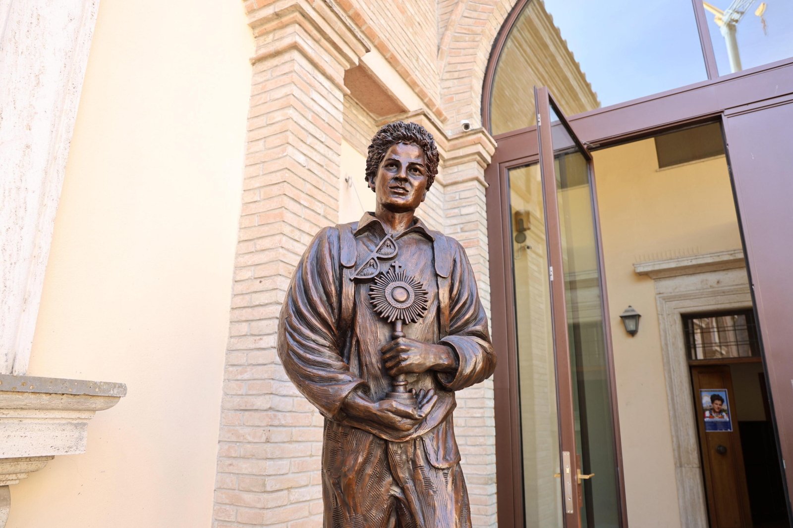 Włochy: pożar zniszczył klasztor, w którym Pierwszą Komunię przyjął św. Karol Acutis