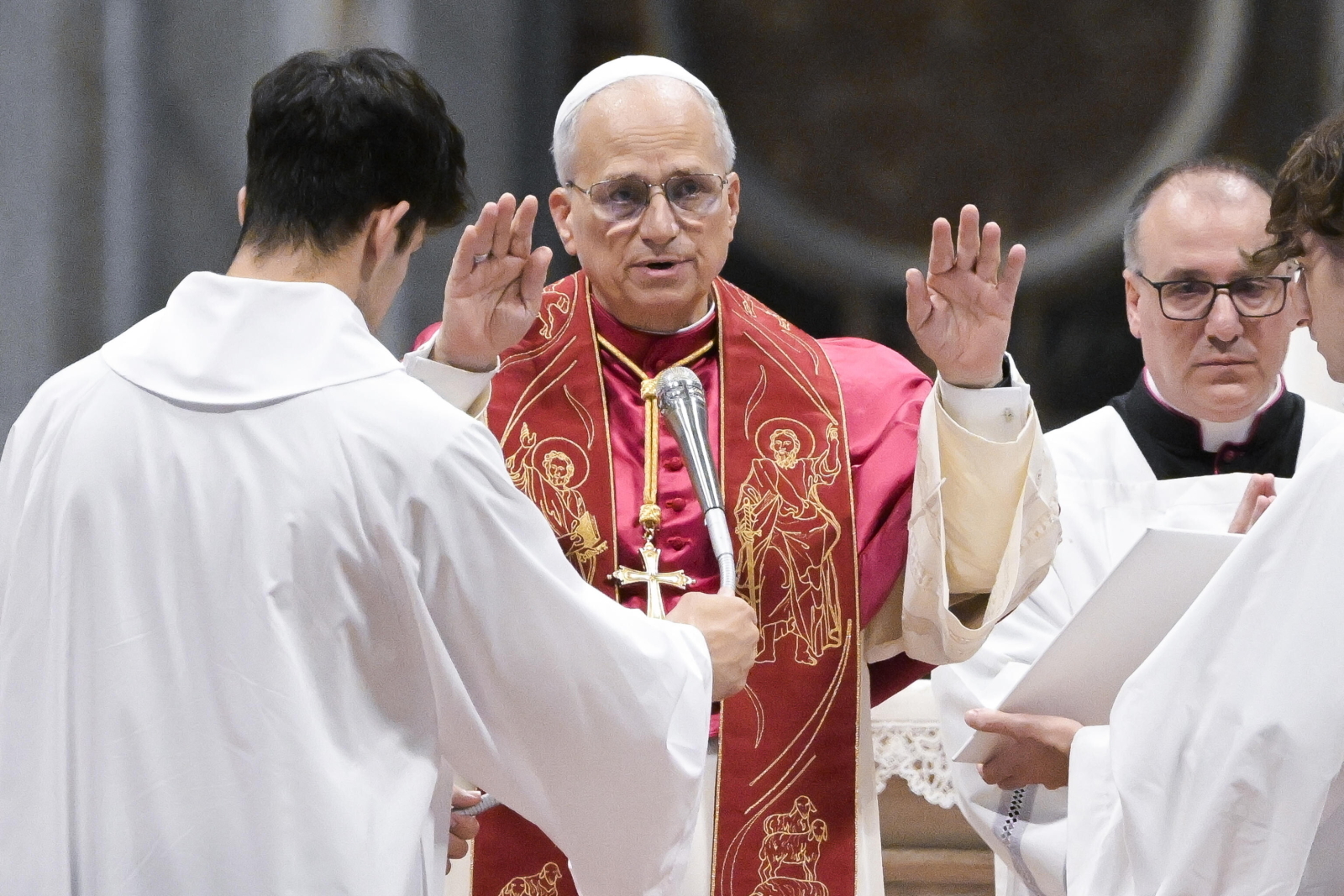 Większość katolików w USA popiera papieża Leona, ale kilka o nim wie [SONDAŻ]