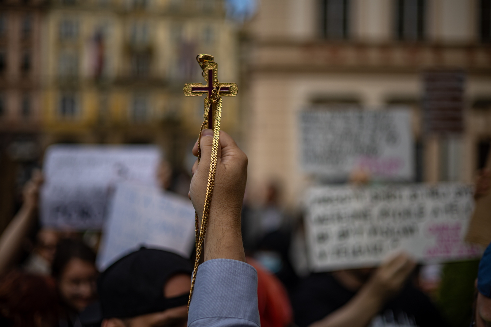 Bp Pindel: ucałowanie relikwii Krzyża jest zobowiązaniem do konkretnej drogi życia