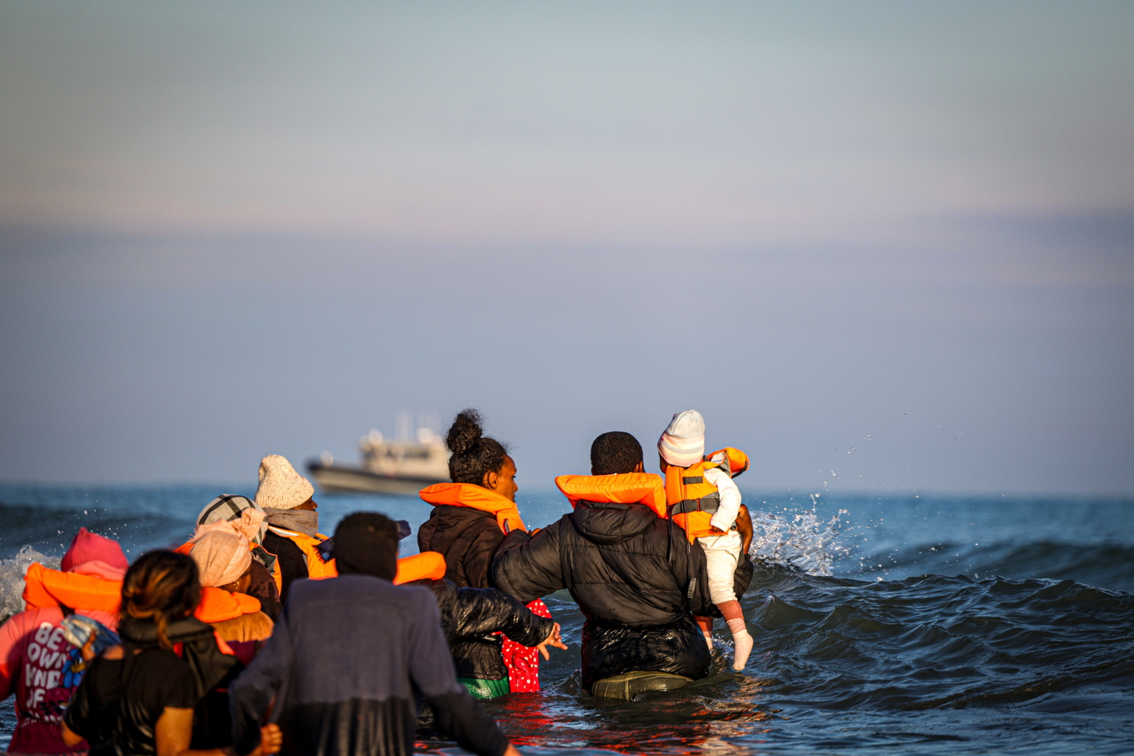 Dlaczego tak wielu ludzi decyduje się na migrację? 