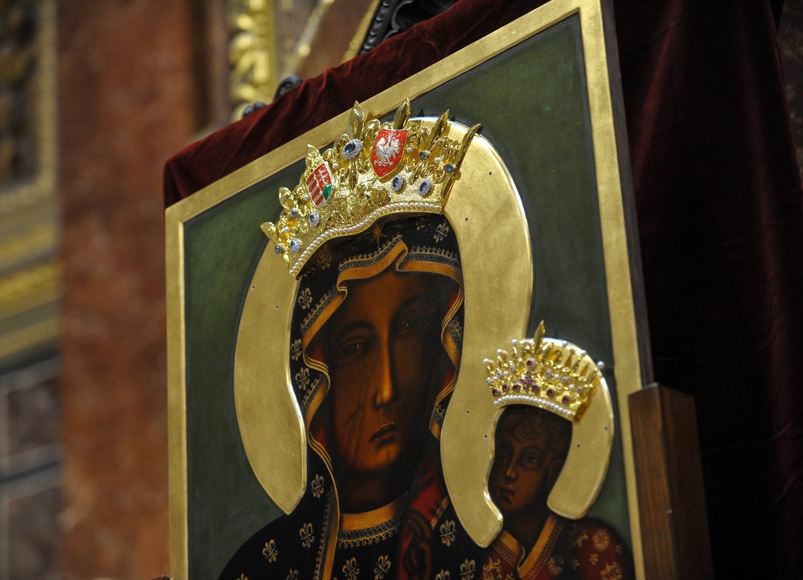 W sobotę uroczyste wprowadzenie kopii Jasnogórskiej Ikony do katedry Notre-Dame