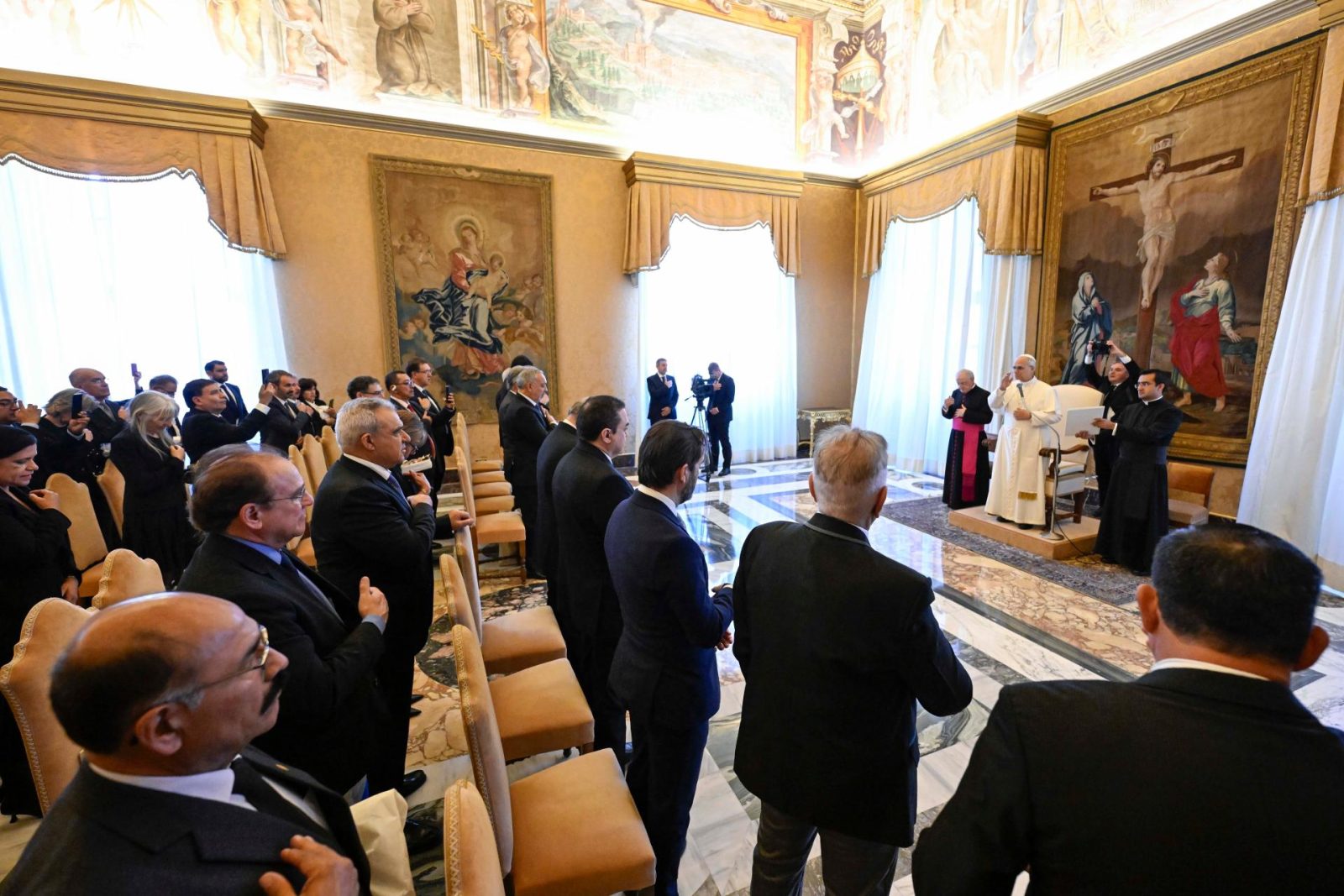 Leon XIV: sztuczna inteligencja pomaga, ale nie zastąpi lekarza