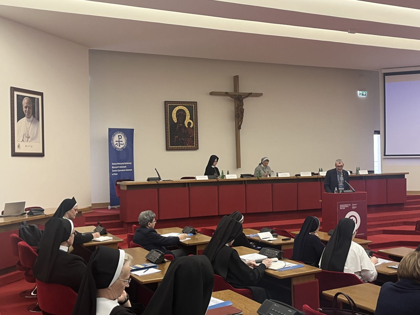 „Żeby nie zapomnieć” – Siostry zakonne wobec Holokaustu i represji w PRL