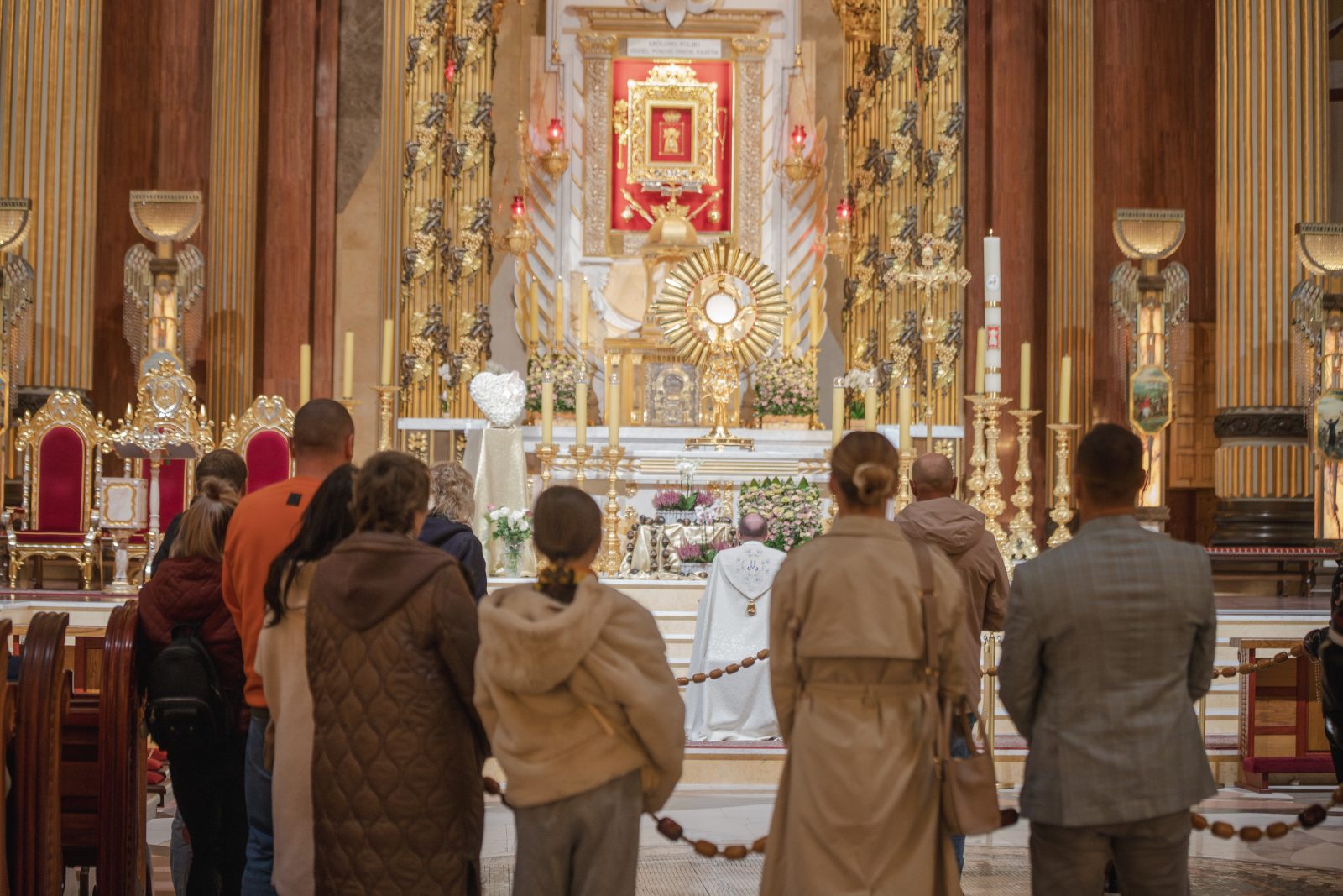 Różaniec rodzin i za rodziny – październikowa modlitwa w Licheniu [+GALERIA]