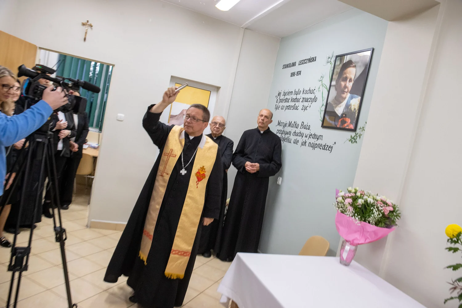 Kard. Ryś poświęcił siedzibę hospicjum domowego w Tomaszowie, nadając mu imię Stanisławy Leszczyńskiej