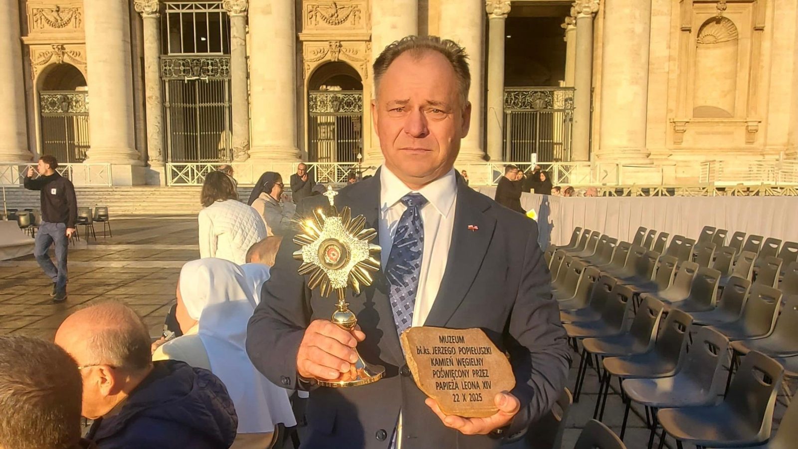 Papież pobłogosławił kamień węgielny pod muzeum bł. ks. Jerzego Popiełuszki w Okopach