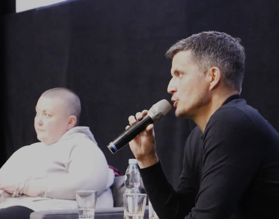 Marek Durski: jeden z migrantów z mieszkania integracyjnego mówi już po polsku, a w pracy wzbudza zachwyt [ROZMOWA] 