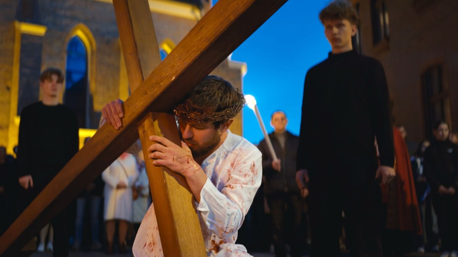 Iława: „Za nasze grzechy” – produkcja filmowa zrealizowana podczas Misterium Męki Pańskiej [+WIDEO]