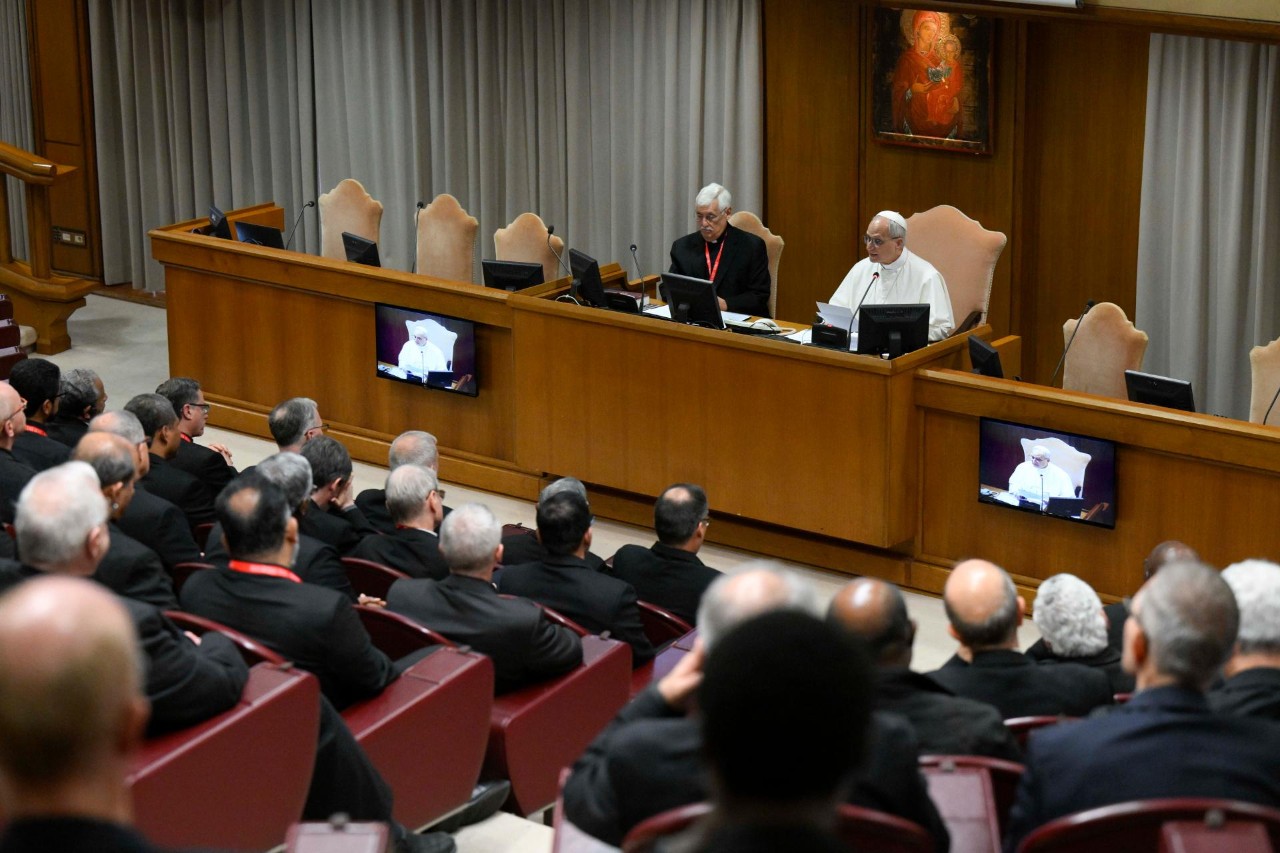 Papież do jezuitów: człowiek łaknie Boga, pomóżcie mu Go znaleźć