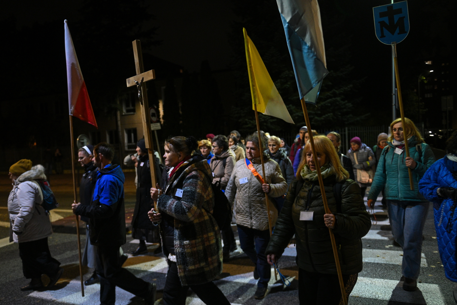 Warszawa: nocna droga różańcowa [GALERIA]