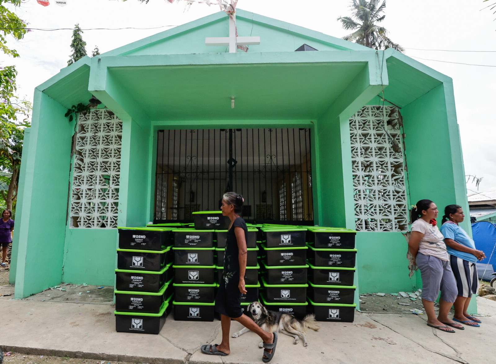 Kościół i wolontariusze niosą pomoc po trzęsieniu ziemi [+GALERIA]