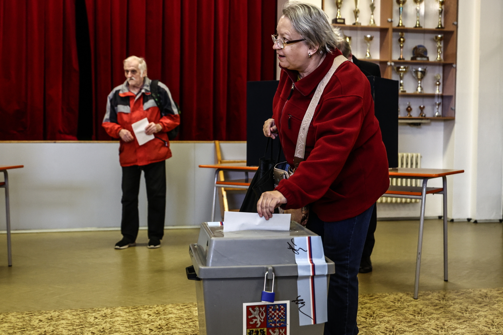 Czesi głosują, rozpoczął się drugi dzień wyborów do Izby Poselskiej [+GALERIA]