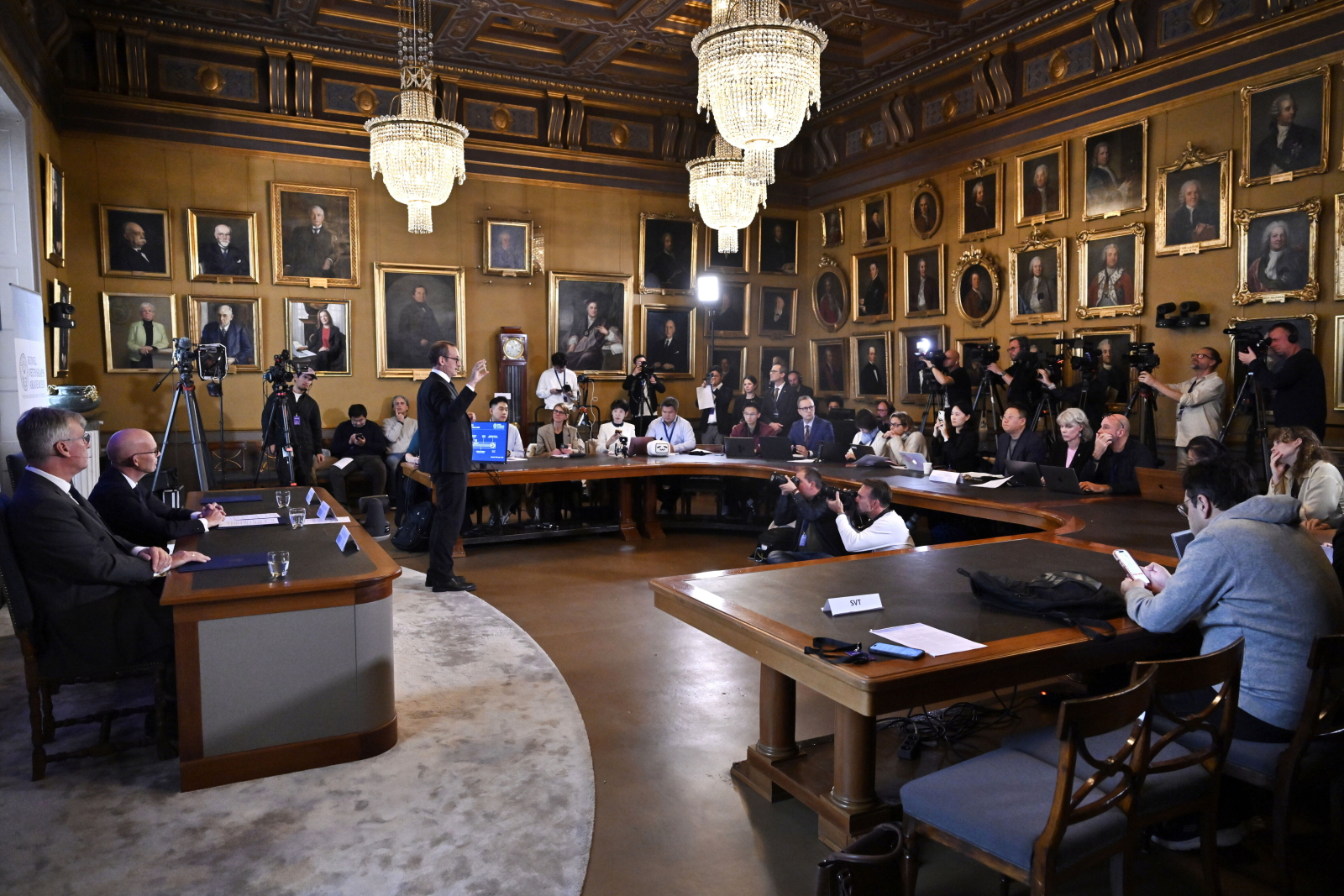 Nobel z fizyki za badania sprzed 40 lat 