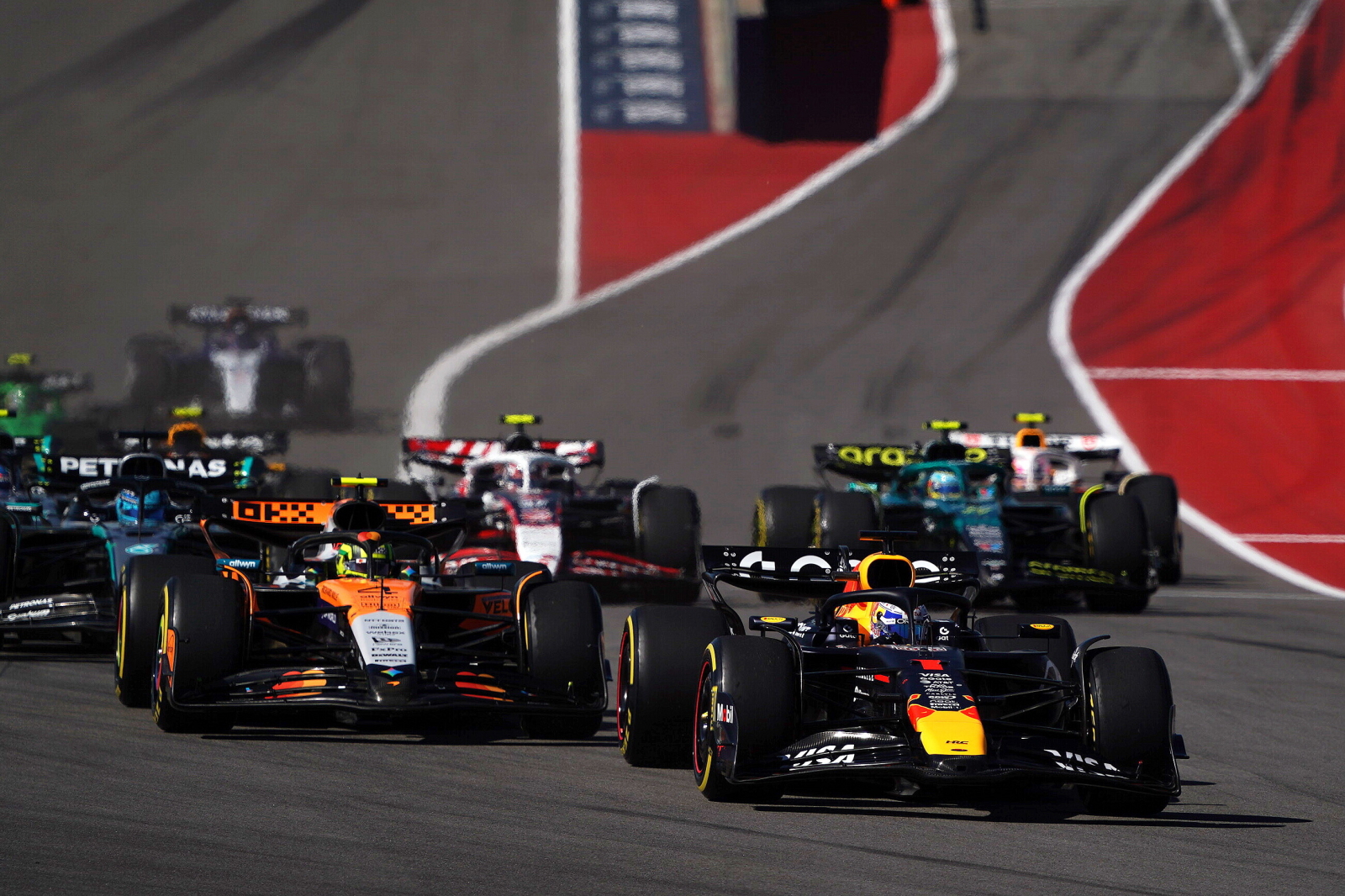 Grand Prix USA: zwycięzca wyścigu nie dał rywalom szans [GALERIA]