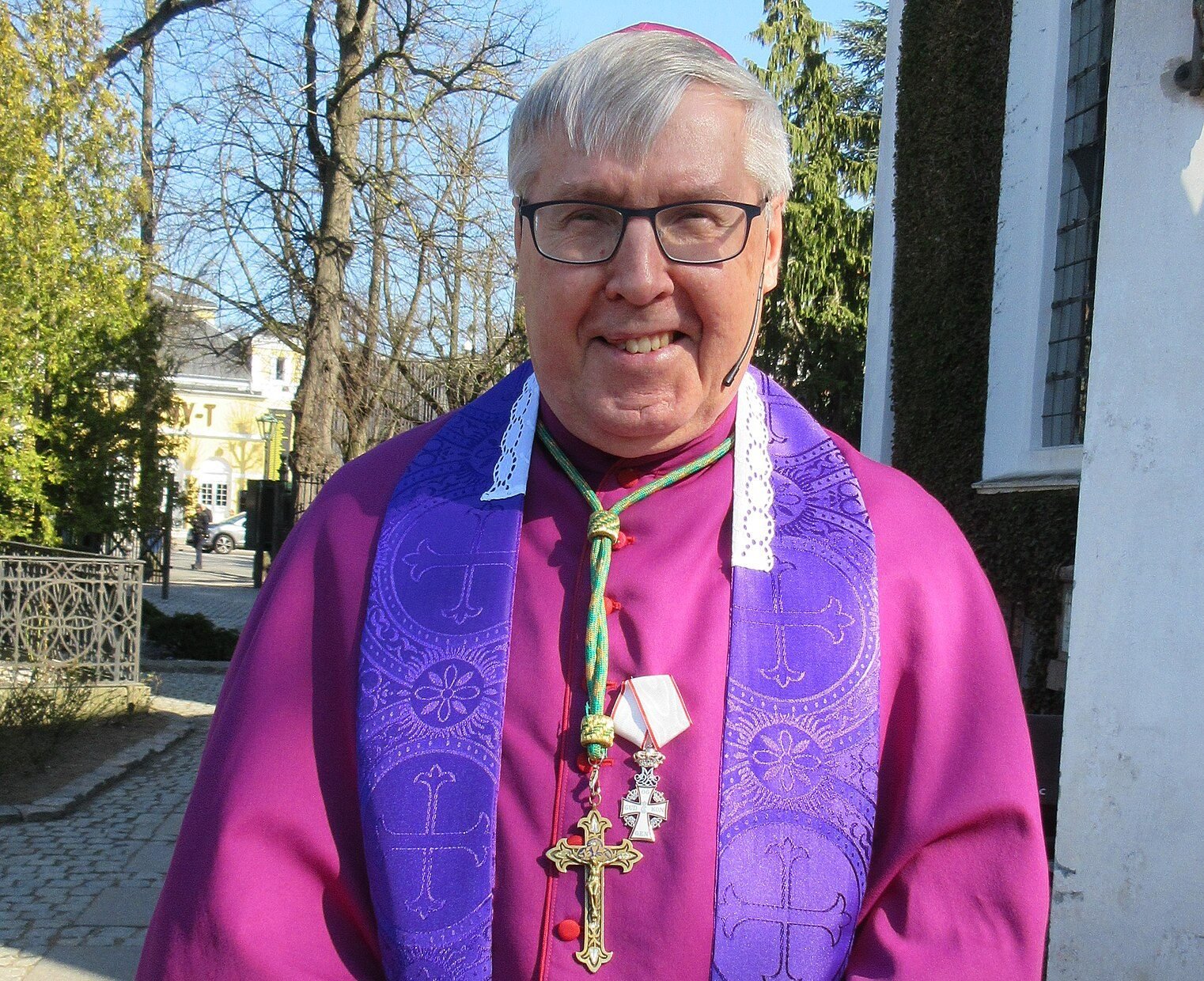 Wiceprzewodniczący COMECE apeluje do UE o przeciwdziałanie nienawiści wobec chrześcijan