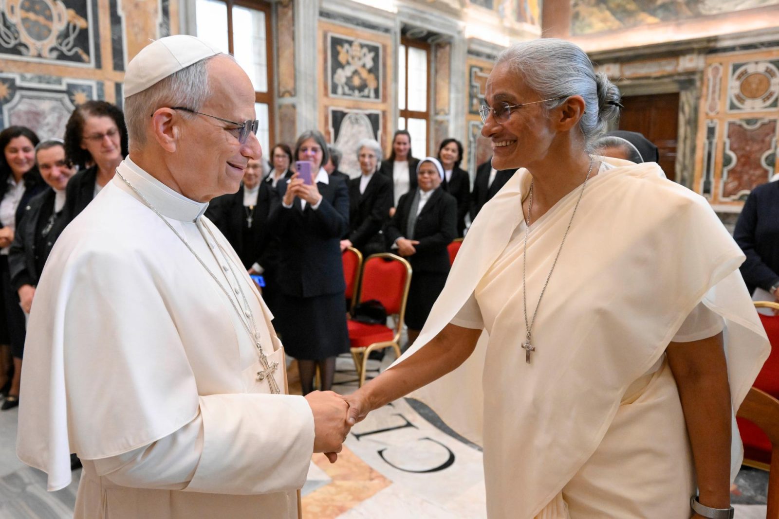 Papież: słuchajmy Boga, aby nauczyć się słuchać siebie nawzajem [+GALERIA]