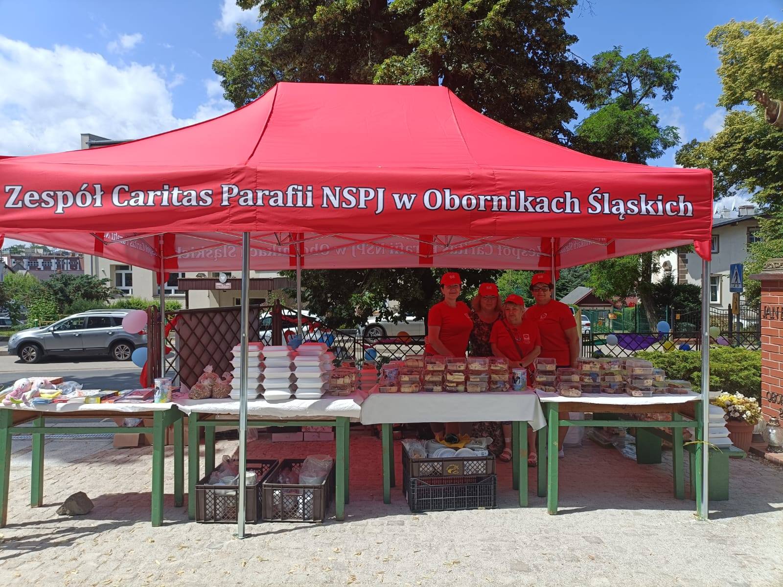 Oborniki Śląskie: proboszcz, który śpiewa gospel i parafia z sercem [ROZMOWA]