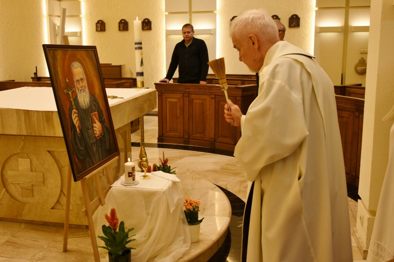 Poznań: wprowadzenie relikwii bł. Józefa Gerarda OMI