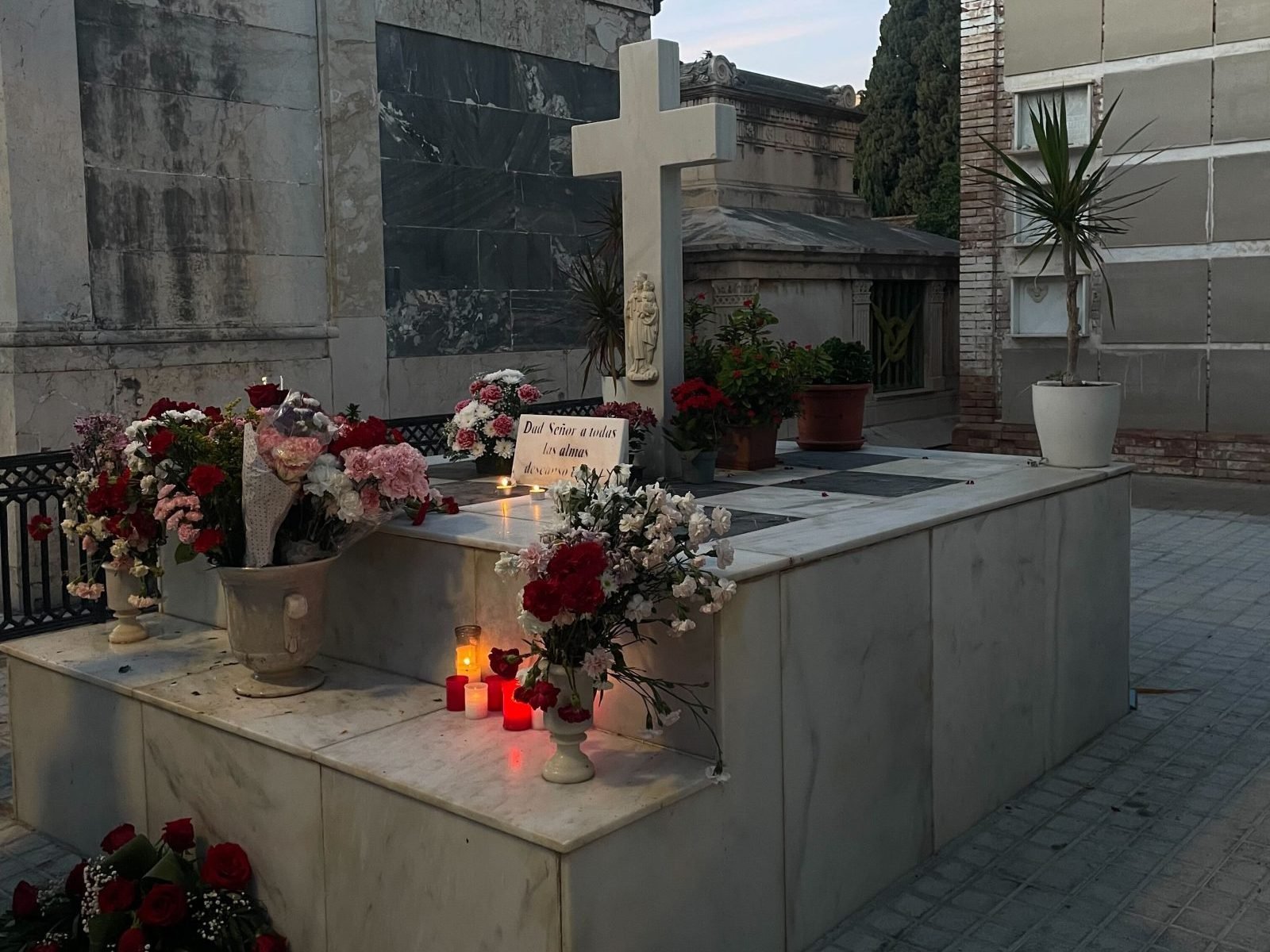 Malaga: wspomnienie zmarłych, które pachnie kasztanami [+GALERIA]