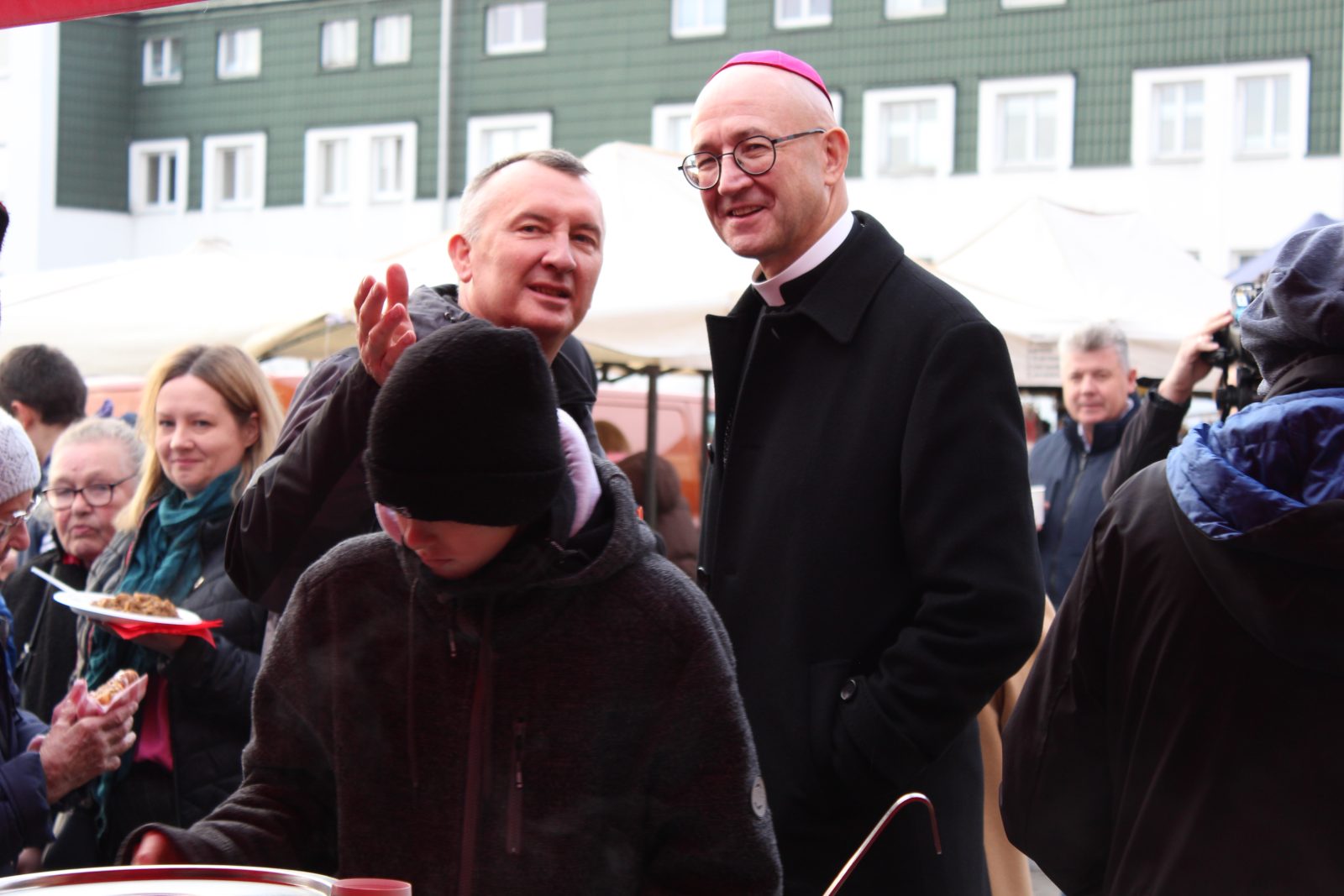 Wierni archidiecezji warszawskiej dołączają do zbiórki na rzecz Ukrainy