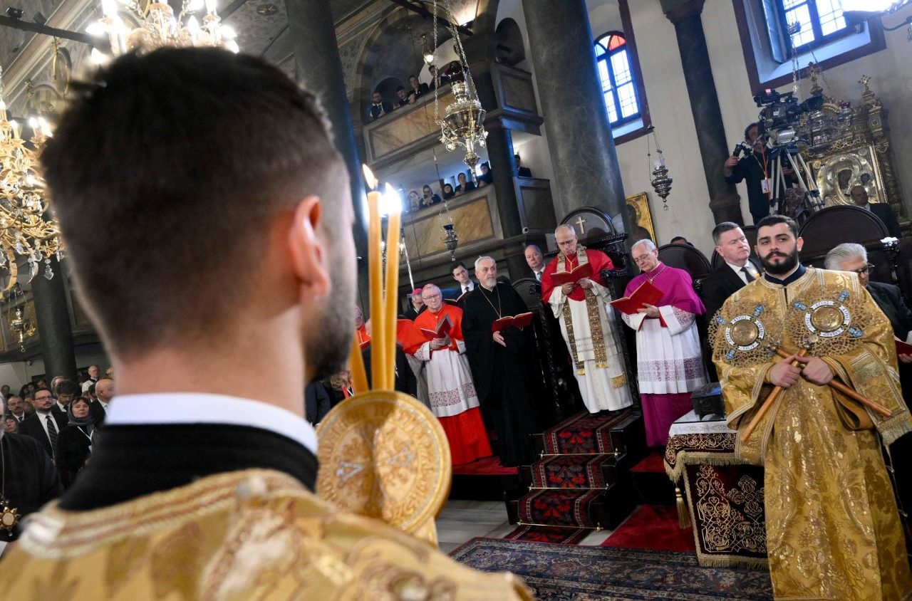 Papież na prawosławnej liturgii: pełna jedność to nasz priorytet