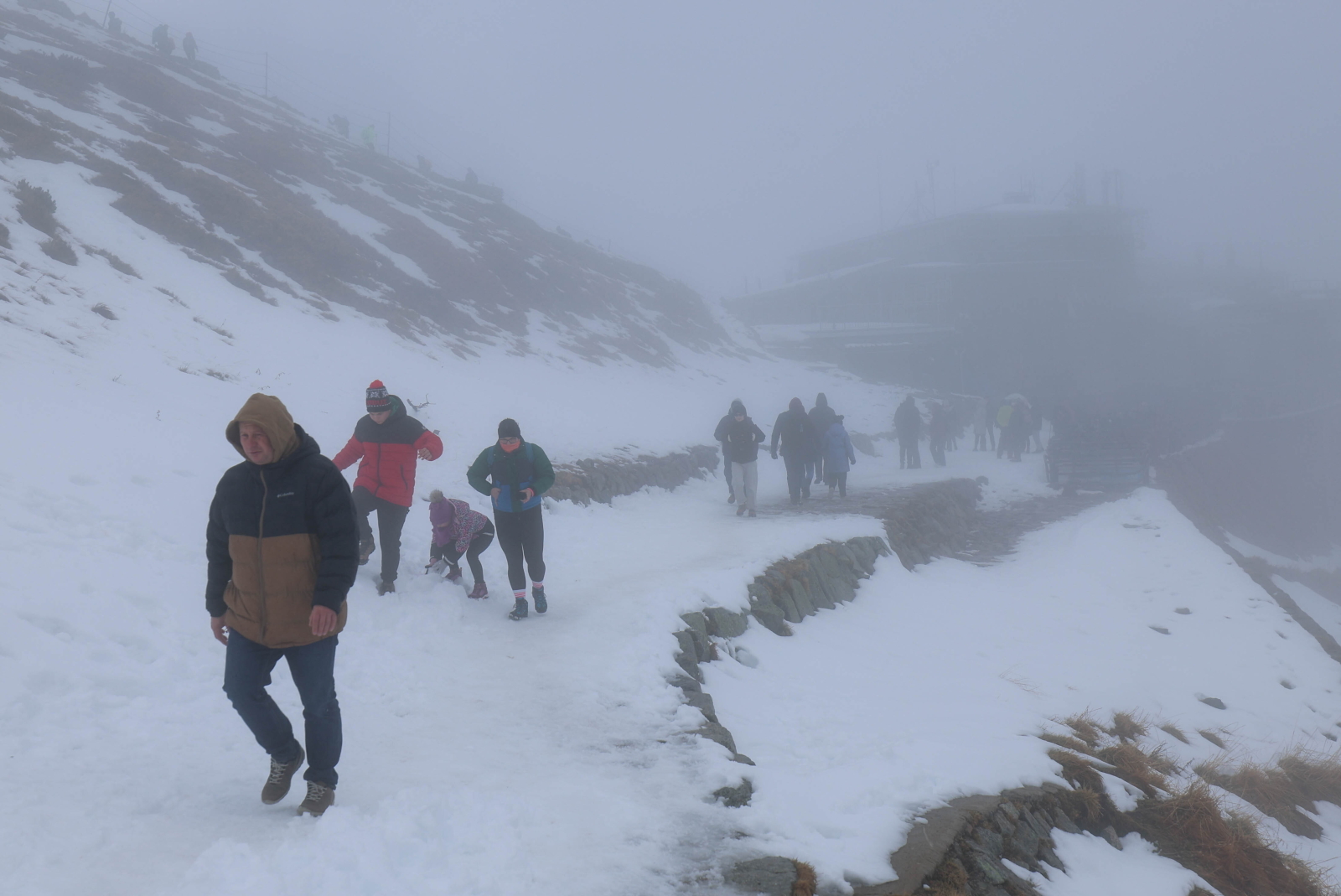 Tatry: zmalało zagrożenie lawinowe do pierwszego, niskiego stopnia
