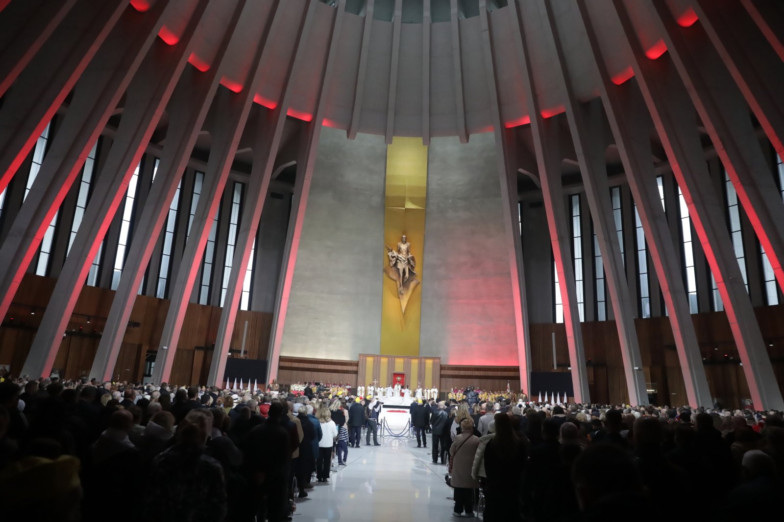 Bp Wiesław Lechowicz w Świątyni Opatrzności Bożej: Jesteśmy sługami naszej Ojczyzny