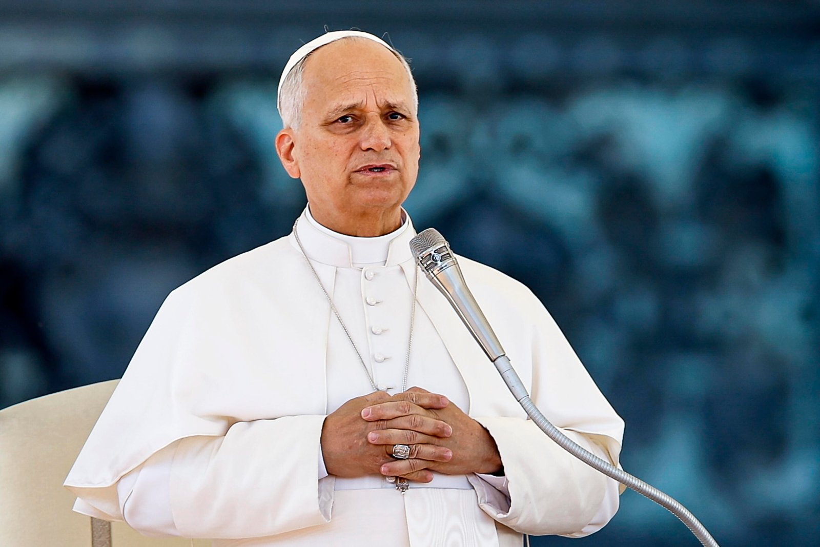 Papież: na cmentarzu nie zamykajmy przeszłości we łzach tęsknoty