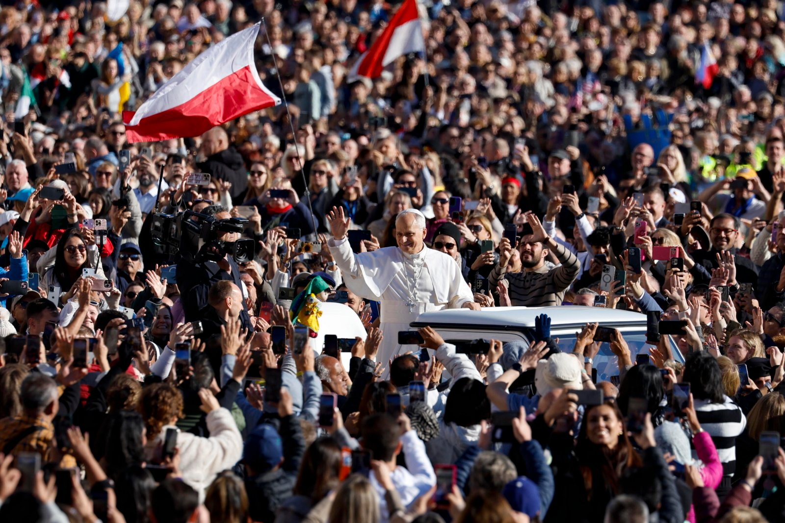 Leon XIV do Polaków: strzeżmy pokoju w duchu braterstwa i miłości do Ojczyzny