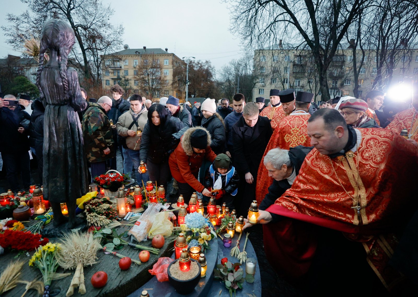 Ukraina: przedstawiciele religii wraz z władzami modlili się za ofiary Wielkiego Głodu [+GALERIA]