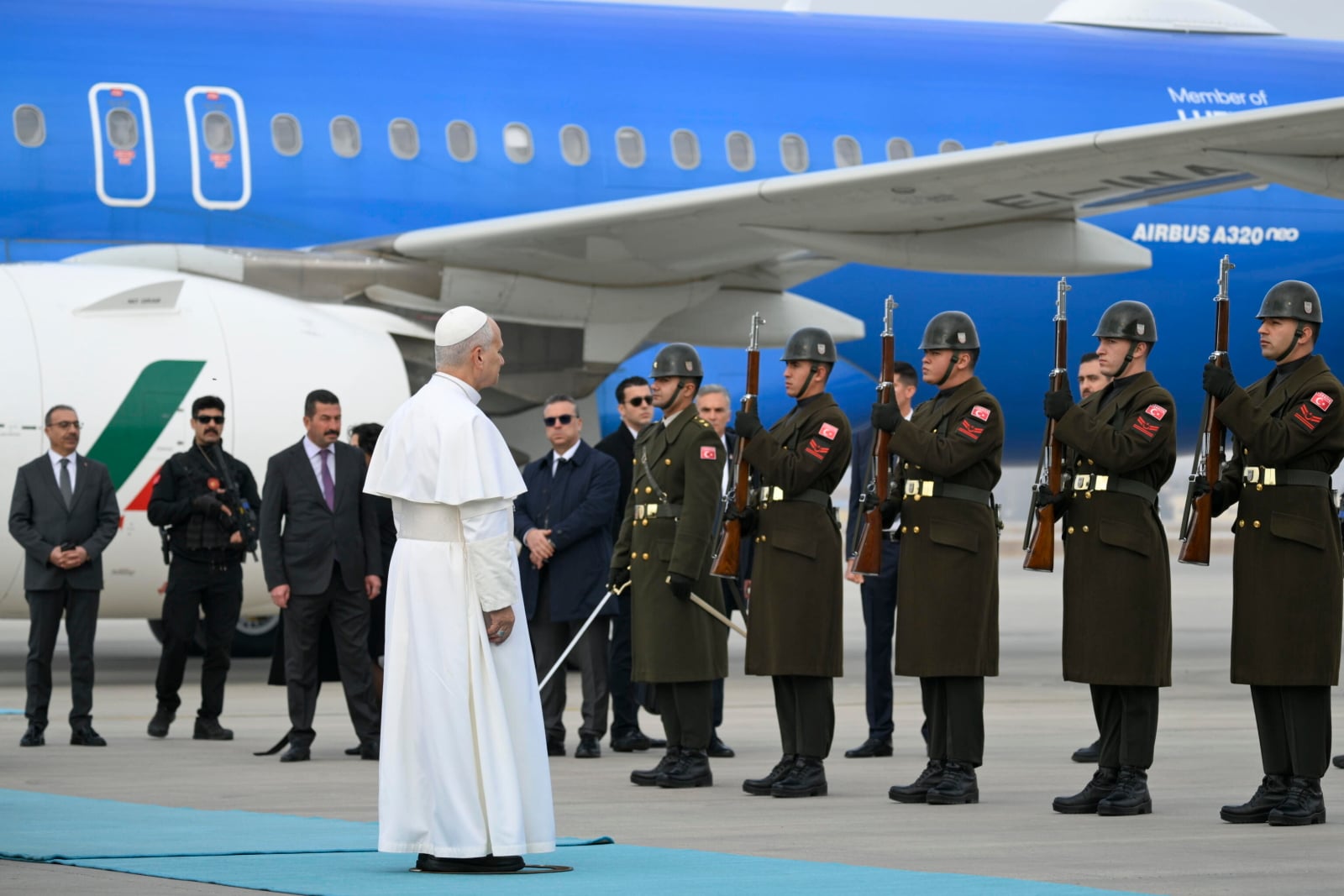Leon XIV jest już w stolicy Turcji [+GALERIA]