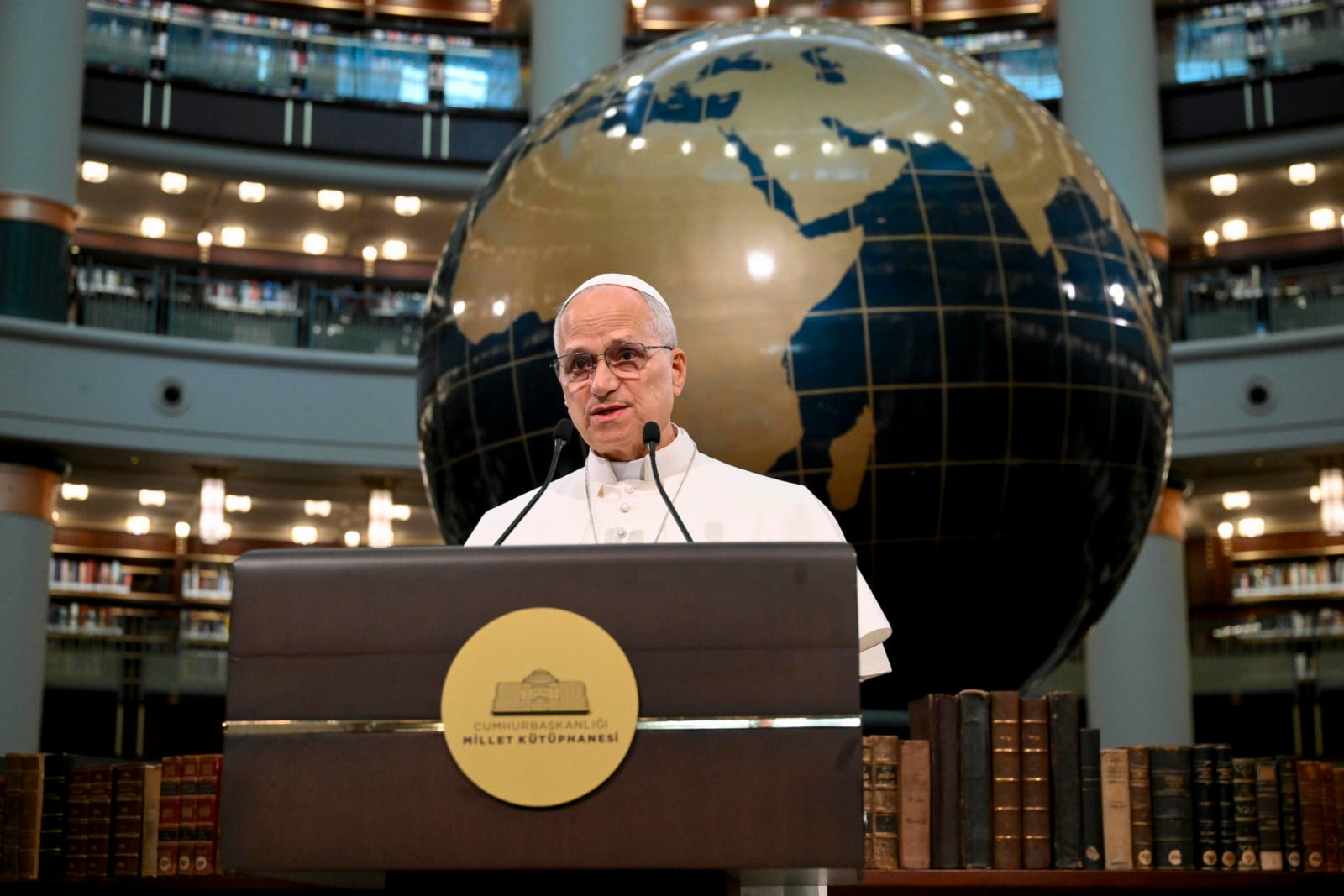 Kard. Walter Kasper: podróż papieża niesie przesłanie pokoju i jedności