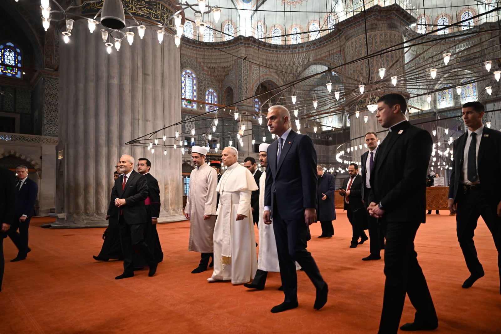 Leon XIV nie chciał modlić się w meczecie? „Najbardziej lubię modlić się przed Najświętszym Sakramentem”