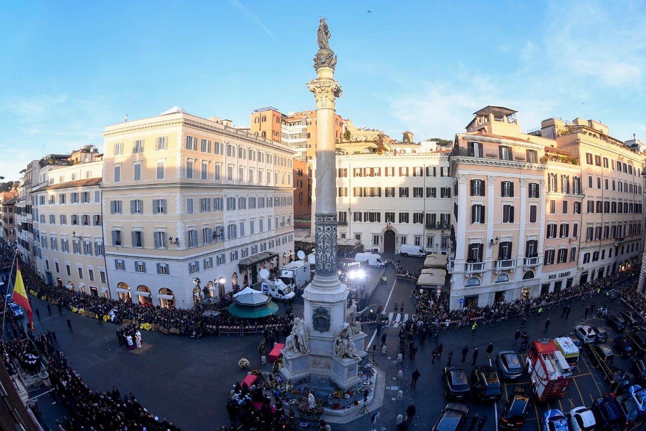 Papież pod kolumną Niepokalanej: niech otwierają się oazy pokoju