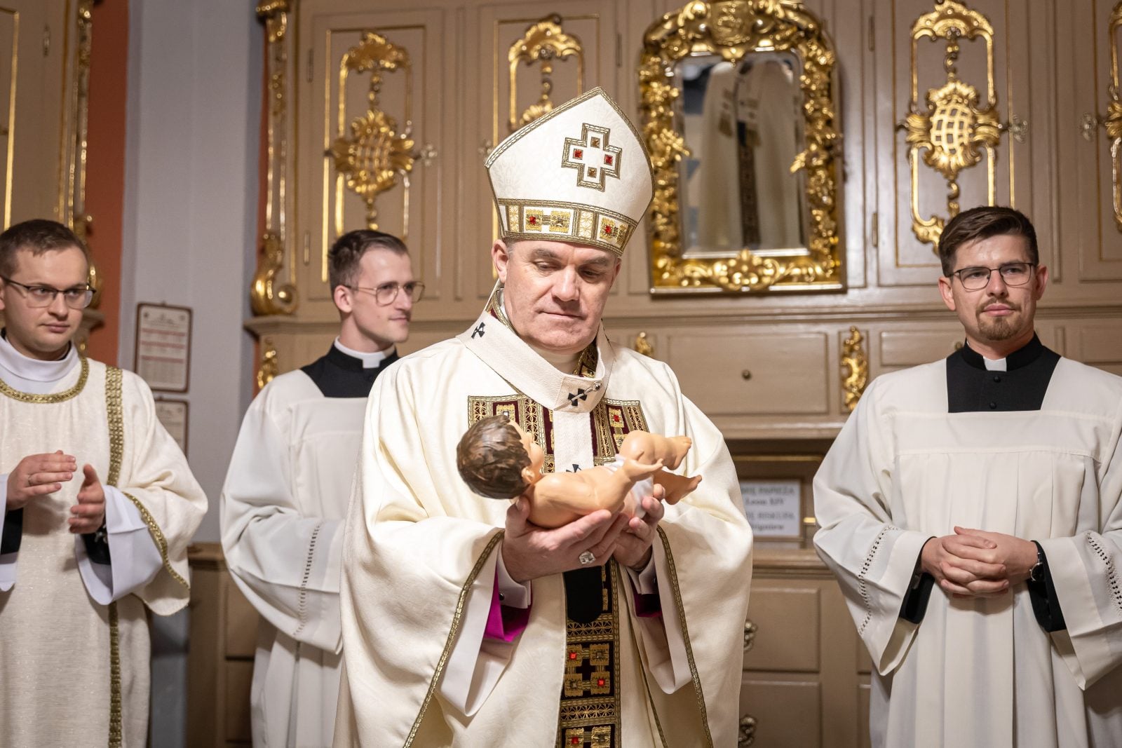 Abp Zieliński: Boże Narodzenie to Święto Życia, życia ducha i życia ciała [+GALERIA]