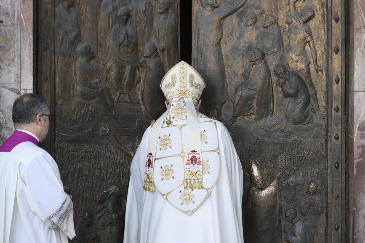 Przedostatnie Drzwi Święte, u grobu św. Pawła, zostały zamknięte