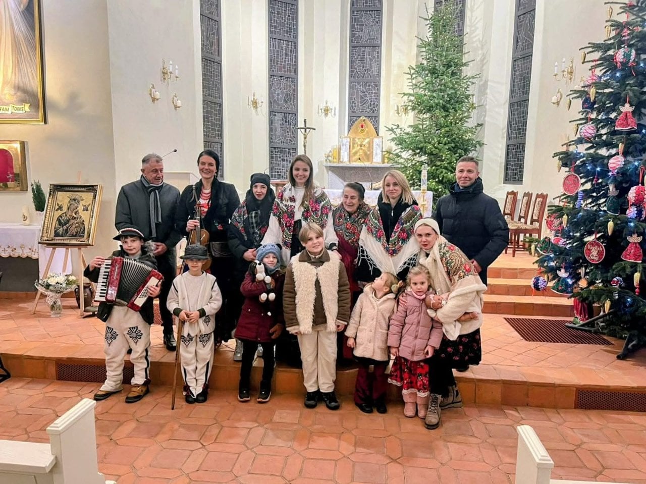 Góralskie kolędowanie: góralskie kolędowanie „Halnych Aniołów”