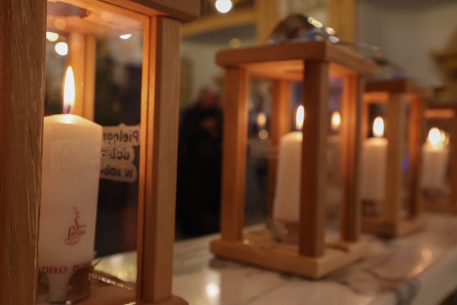 W katedrze na Wawelu harcerze przekazali Betlejemskie Światło Pokoju