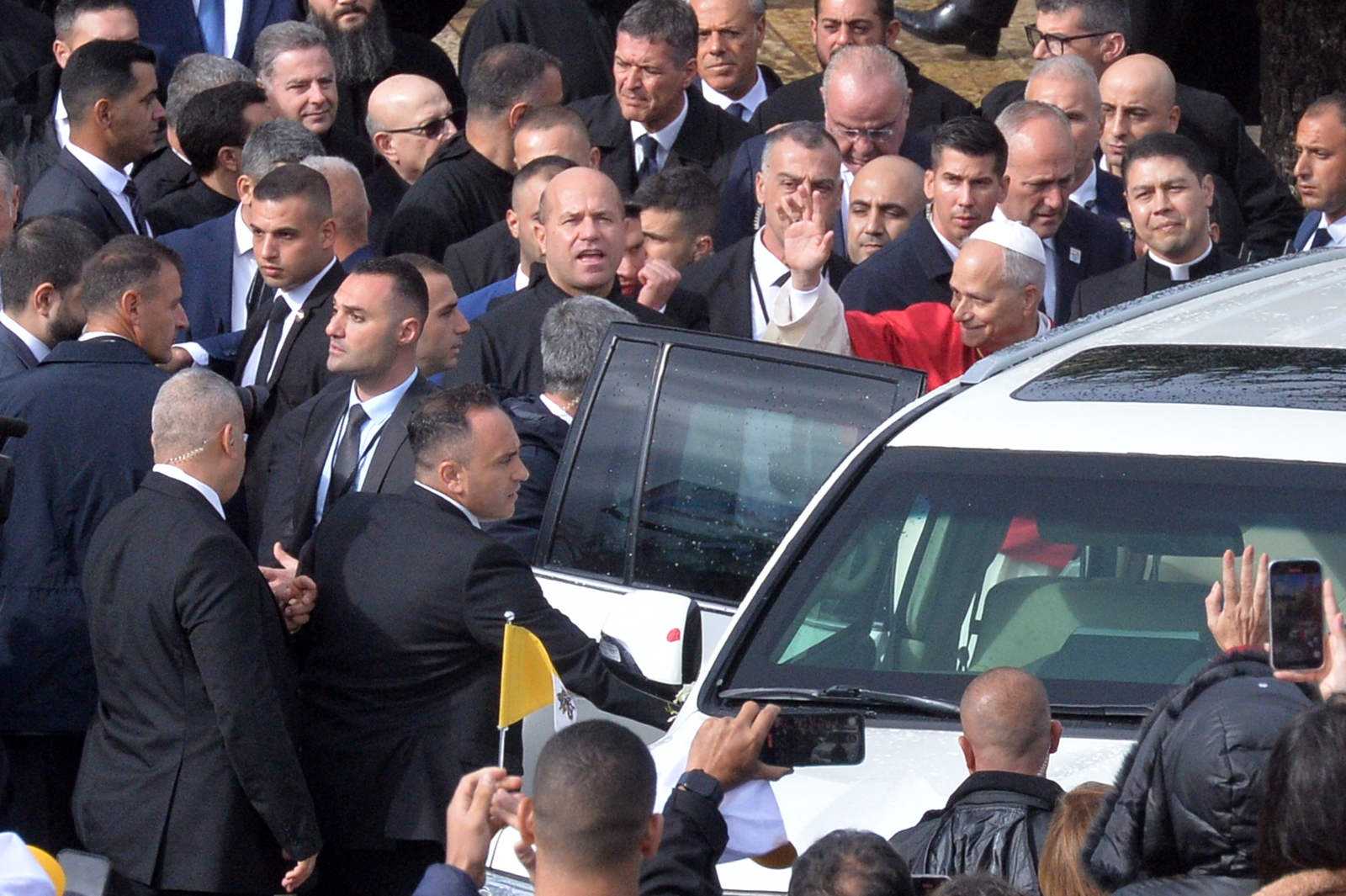 Pierwsza papieska konferencja na pokładzie samolotu