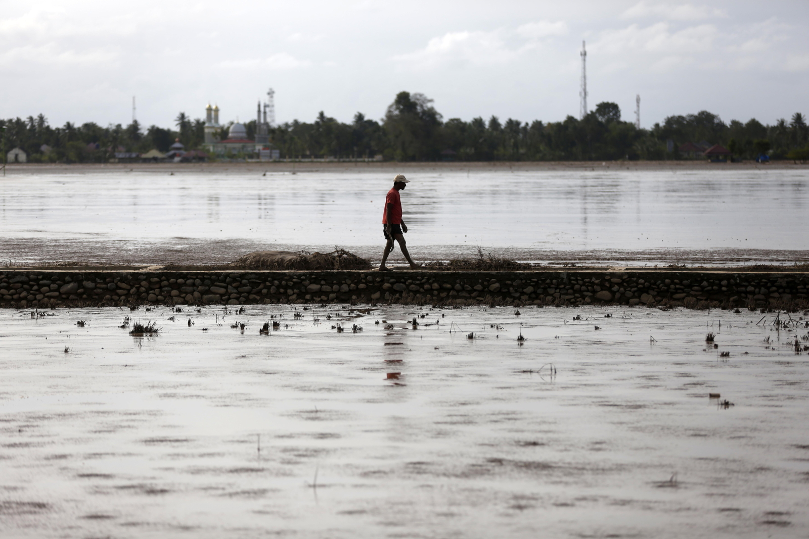 Papież wysłał pomoc do państw azjatyckich dotkniętych powodziami