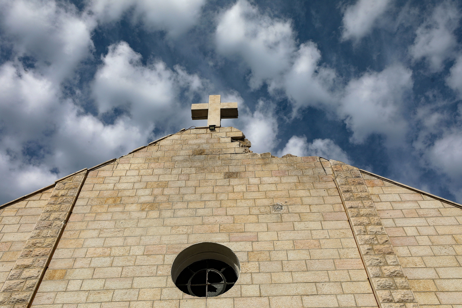 Jerozolima: sześciu zakonników na Drodze Krzyżowej eskortowanych przez dwustu żołnierzy